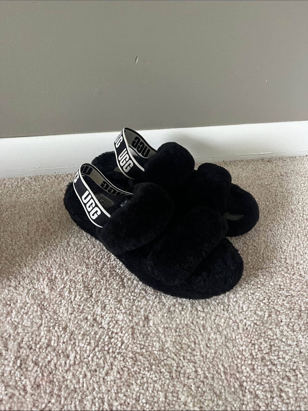 UGG Kids Black Fluff Slide Sandals with Logo Heel Strap